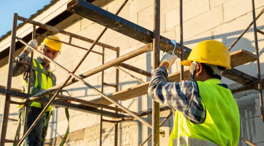 Professional residential roofers in Lindsay, TX